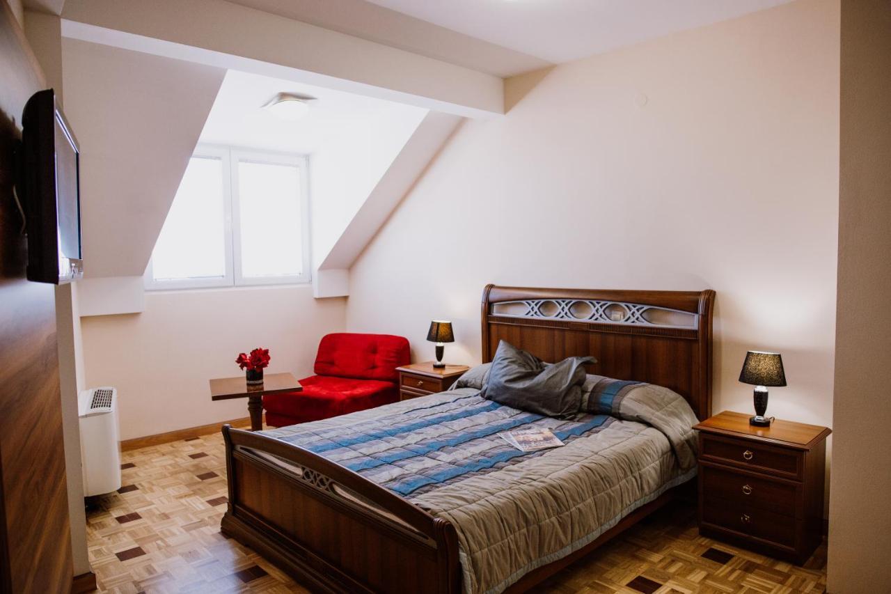 Bela Kuka Hotel Бітола Екстер'єр фото