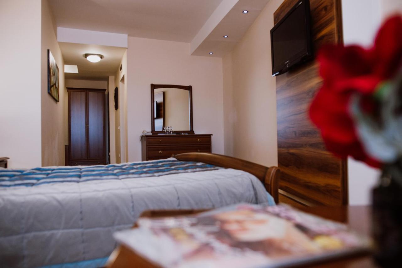 Bela Kuka Hotel Бітола Екстер'єр фото